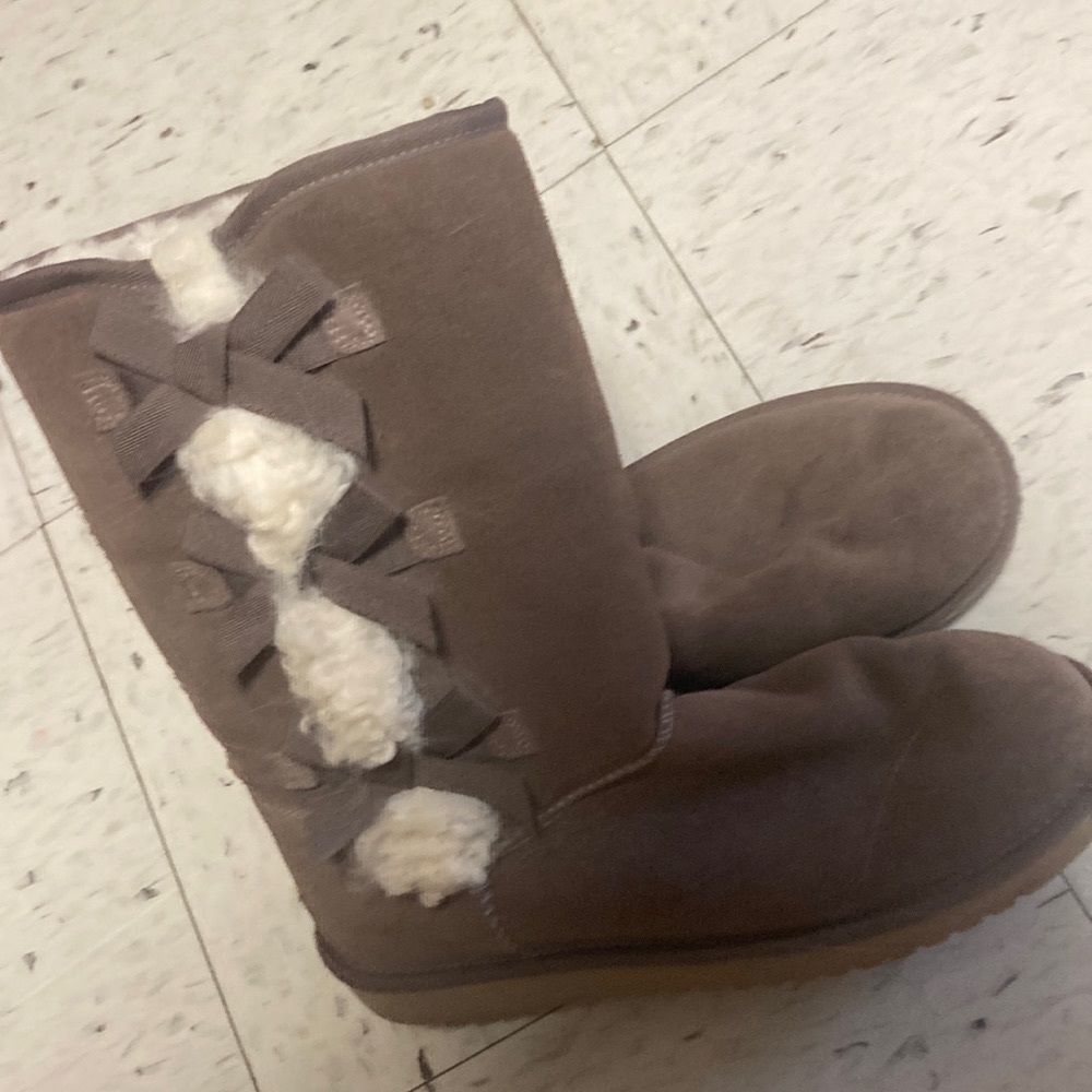 Women size 9 uggs